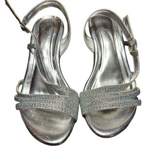 Womens Silver slipper heels
